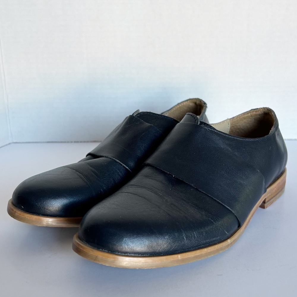 Wolverine navy blue women’s dress shoes